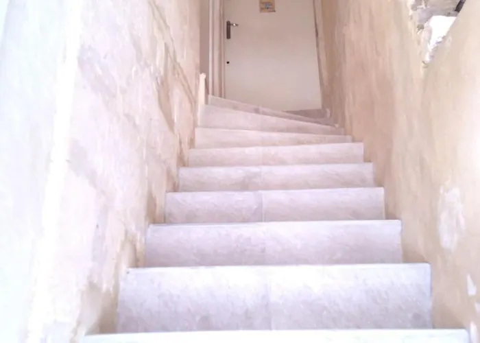 Duplex en pierre proche des Arenes