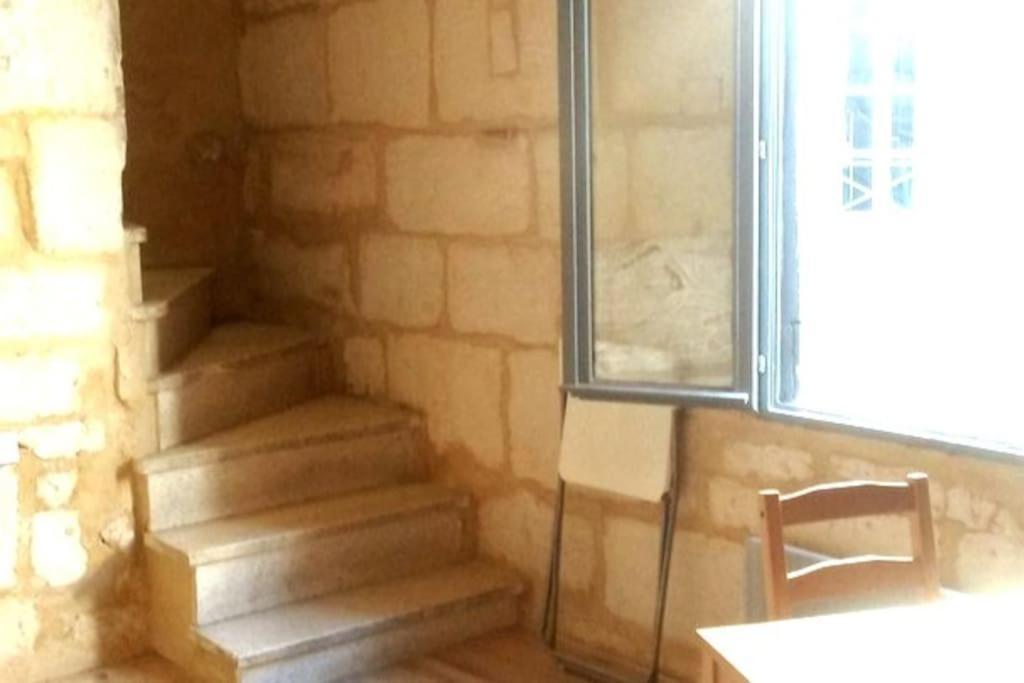Duplex En Pierre Proche Des Arenes Appartement *