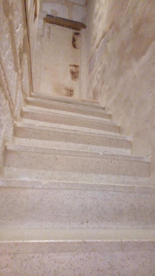 Duplex En Pierre Proche Des Arenes *